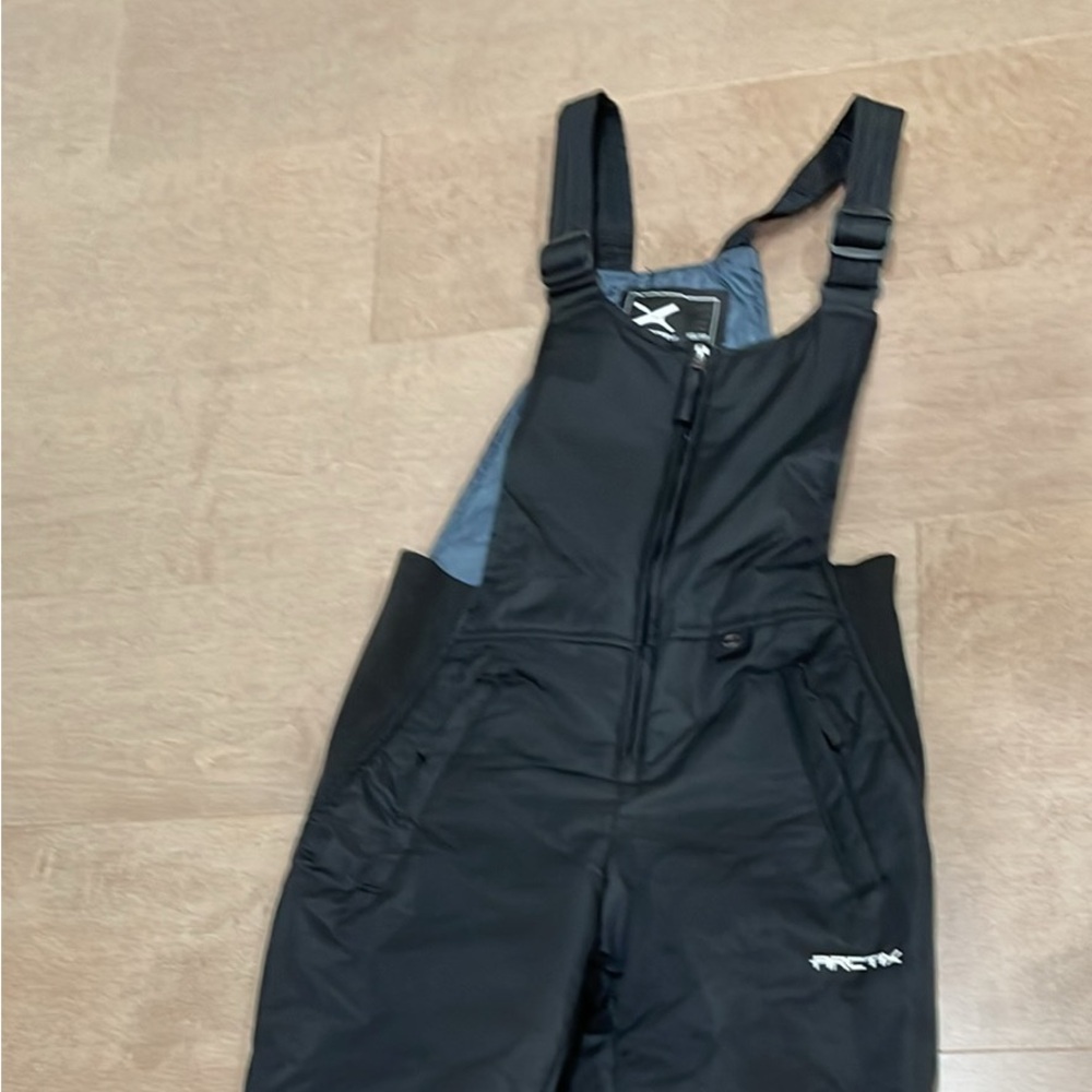Arctix like new women’s bib snow pants, size XS